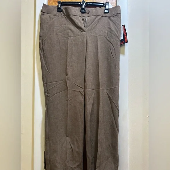 Briggs New York Brown Straight Leg Pants - Picture 2 of 4